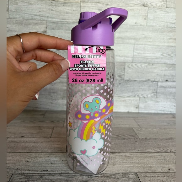 Hello Kitty Water Bottle - Picture 5 of 5